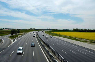 在河南省境內(nèi)，夜間使用ETC過收費(fèi)站的貨車享九折優(yōu)惠